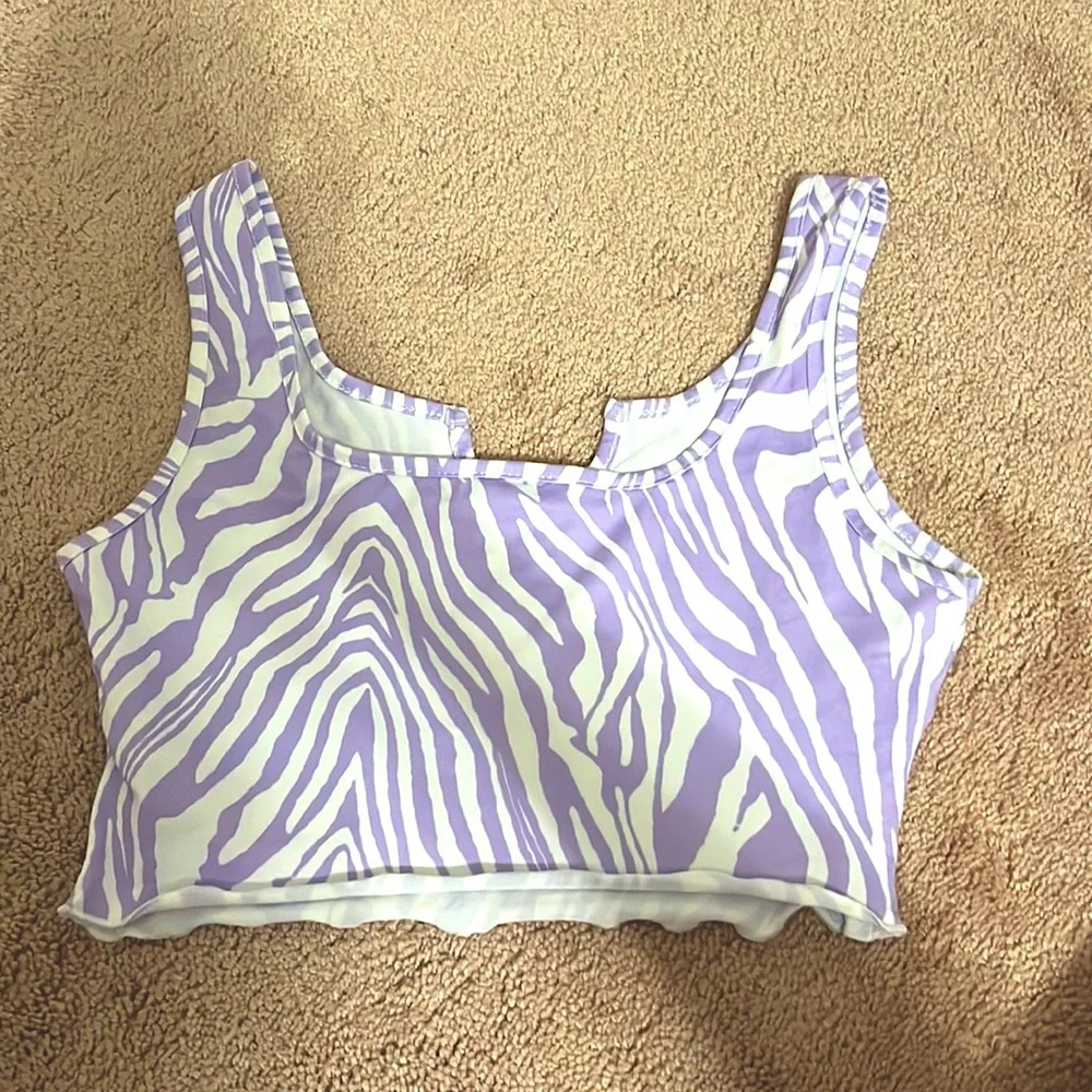 Size medium zebra print crop top - Picture 2 of 2